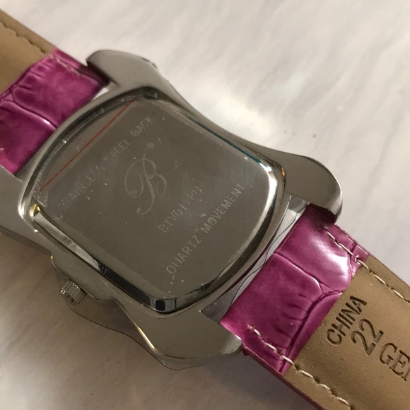 Watch - Picture 3 of 3